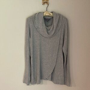 A Pea in the Pod nursing and maternity sweater